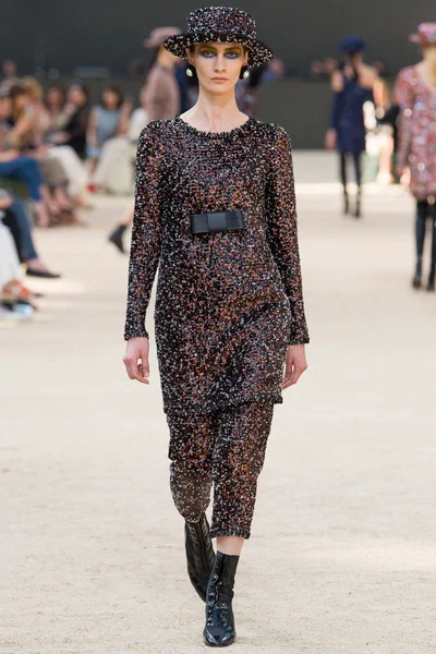 Look 35